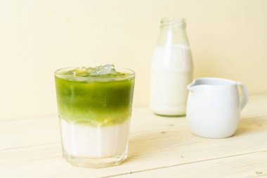 Buzlu matcha yeşil çay kahve