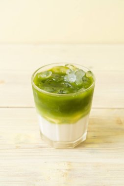Buzlu matcha yeşil çay kahve