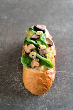 ekmek roket ve shiitake mantar