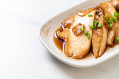 tavada kızartılmış Kral istiridye, istiridye soslu mantar