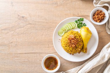 Müslüman tavuklu pilav.