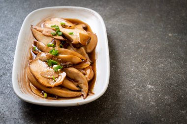 tavada kızartılmış Kral istiridye, istiridye soslu mantar