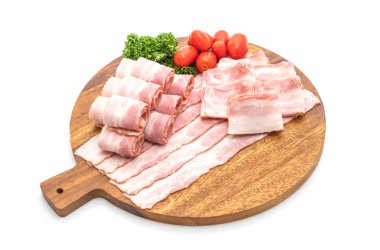 Çiğ domuz pastırma dilimlenmiş