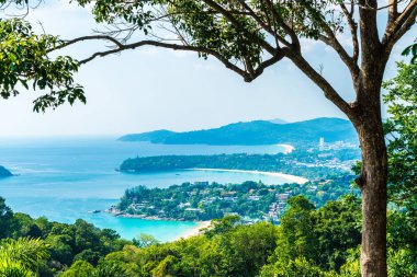 Tropikal plaj manzarası, Karon view Phuket, Tayland gelin