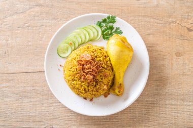 Müslüman tavuklu pilav.