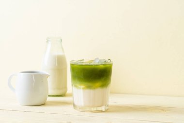 Buzlu matcha yeşil çay kahve