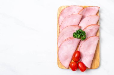 dilimlenmiş jambon füme