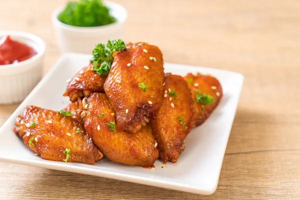 Alitas Pollo Horno Barbacoa Con Sésamo Blanco — Foto de Stock