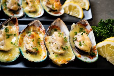 peynir pişmiş midye  