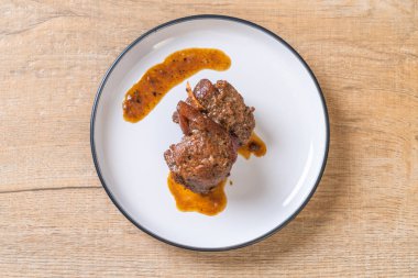 herb ile domuz eti güveç