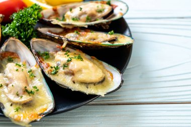 peynir pişmiş midye  