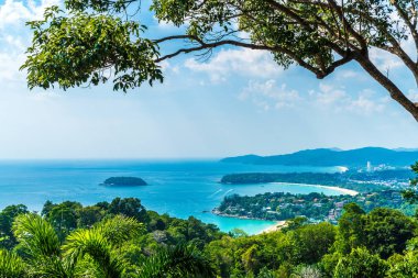 Tropikal plaj manzarası, Karon view Phuket, Tayland - tatil tatil kavramı üzerine gelin