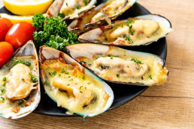 peynir pişmiş midye  