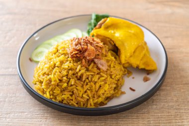 Müslüman tavuklu pilav.