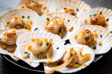 tereyağı ile ızgara tarak shell