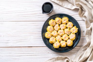 Karides Çince buğulanmış Dumpling sos ile