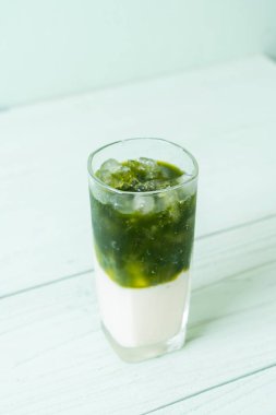 Buzlu matcha yeşil çay kahve