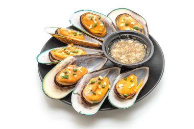 Limonlu ve maydanozlu midye