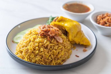 Müslüman tavuklu pilav.