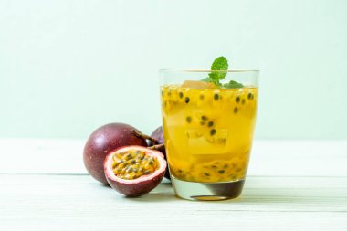 taze ve buzlu meyve suyu - sağlıklı içecek