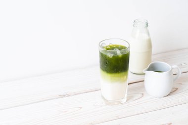 Buzlu matcha yeşil çay kahve