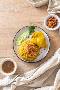 Müslüman tavuklu pilav.