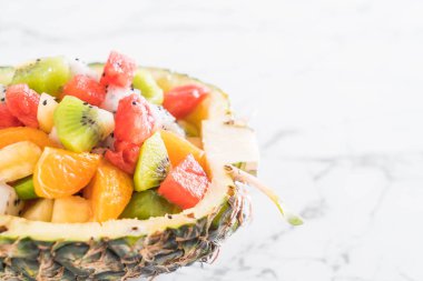 dilimlenmiş meyve karışımı 