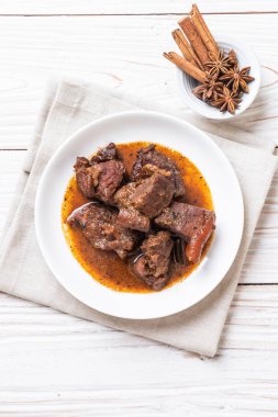 herb ile domuz eti güveç