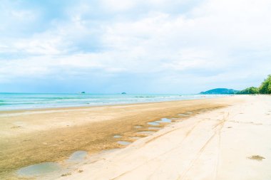 Hua Hin beach Tayland mavi gökyüzü ile