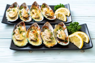 peynir pişmiş midye  