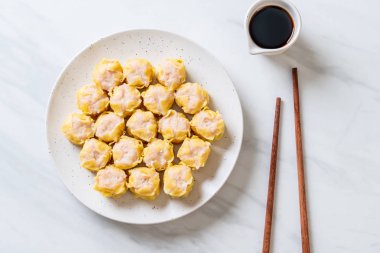 Karides Çince buğulanmış Dumpling sos ile