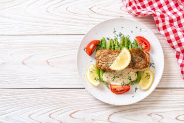 Izgara balık bifteği.