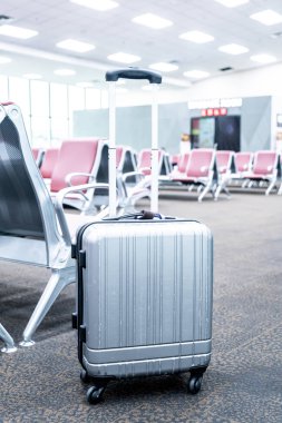 Seyahat bavul Havaalanı Terminal alanı bekliyor