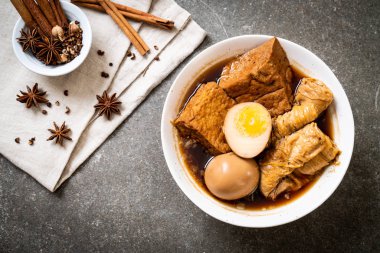 kaynamış yumurta çikolata sosu veya tatlı sos - Asya gıda