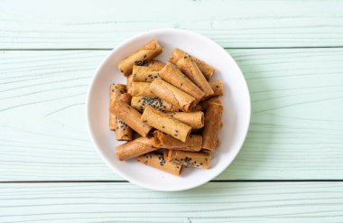 Taylandlı çıtır Hindistan cevizi roll - Tay tatlı snack