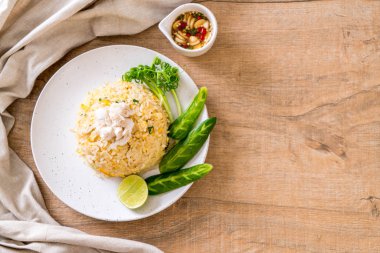 Sebzeli kızarmış pirinç.