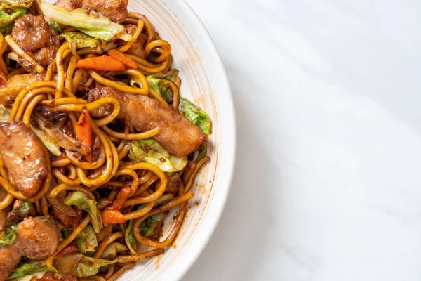 Wokade Yakisoba Nudlar Med Fläsk Asiatisk Mat Stil — Stockfoto