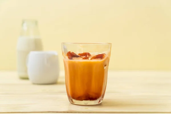 Thai Tea Ice Cube Milk Wood Background — Stok Foto