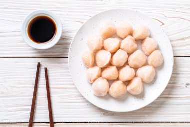 Çin karides pişmiş hamur tatlısı - Asya gıda tarzı