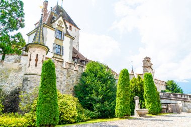 İsviçre Oberhofen kalesinde güzel mimari