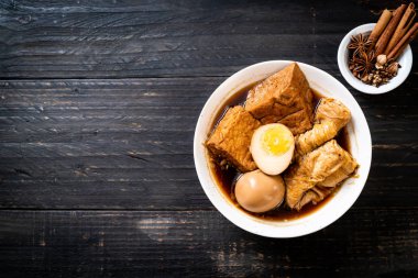 kaynamış yumurta çikolata sosu veya tatlı sos - Asya gıda