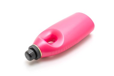 Beyaz arka plan üzerinde izole plastik deterjan şişeleri