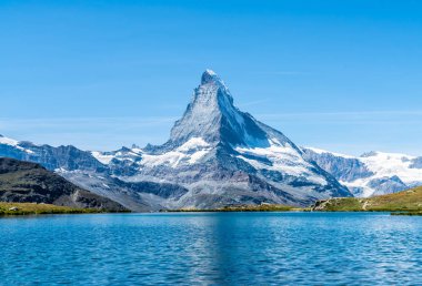 Matterhorn Zermatt, İsviçre Stellisee Gölü ile