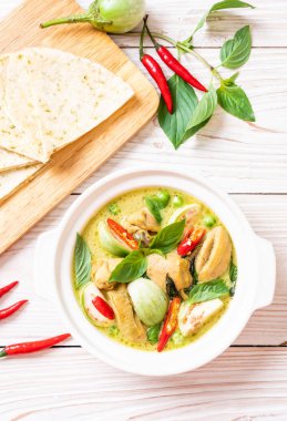 Roti ve yeşil köri tavuk - Müslüman gıda