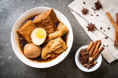 kaynamış yumurta çikolata sosu veya tatlı sos - Asya gıda