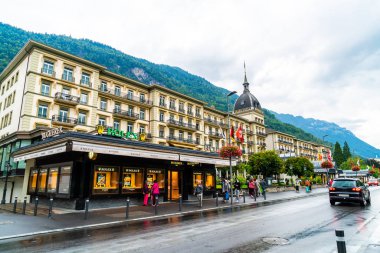 Interlaken, İsviçre - 24 Ağustos 2018: Eski şehir Interlaken, İsviçre toplayan.