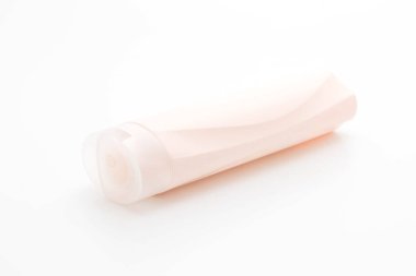 şampuan şişesi ve beyaz arka plan üzerinde izole kremi şişe