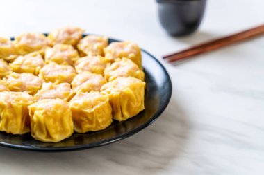 Karides Çince buğulanmış Dumpling sos ile