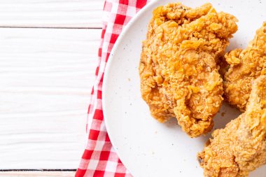 Kızarmış tavuk yemeği - abur cubur ve sağlıksız yemek