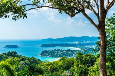 Tropikal plaj manzarası, Karon view Phuket, Tayland - tatil tatil kavramı üzerine gelin